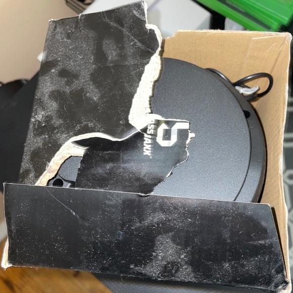 open box but speaker is fresh and never used had to open to prove not fake/scam - Picture 2 of 9